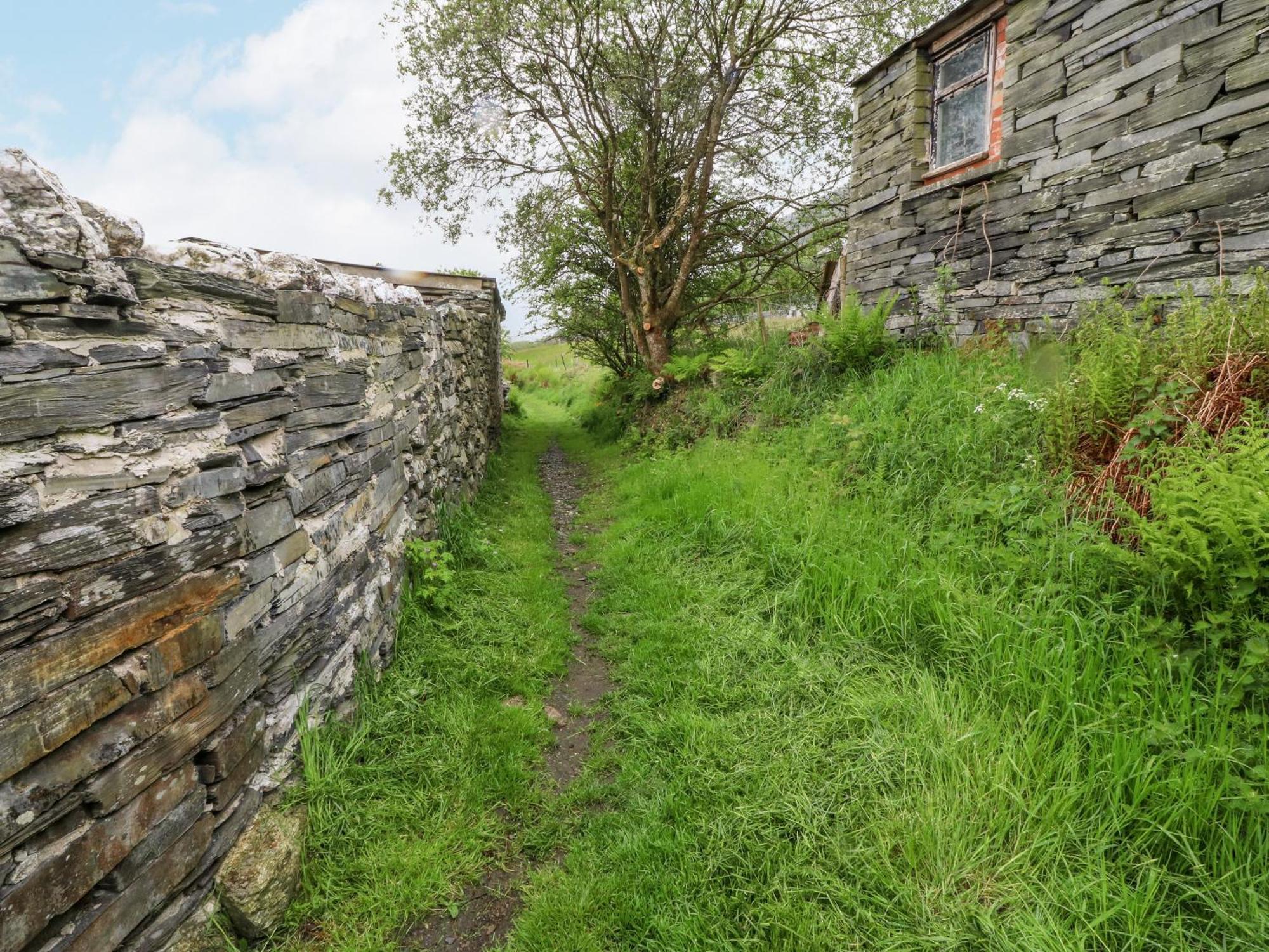 White Roses Retreat Villa Betws-y-Coed Exterior photo